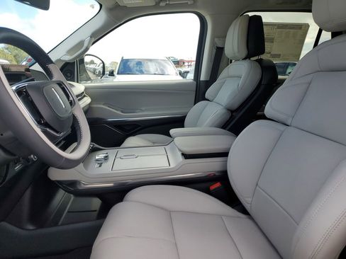 New 2025 Lincoln Navigator L Reserve AWD/4WD image 22