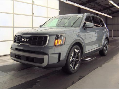 Used 2024 Kia Telluride S w/ S Sunroof Package image 2