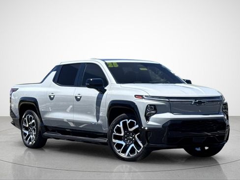 Used 2025 Chevrolet Silverado EV RST AWD/4WD image 2