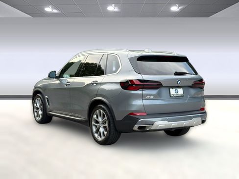 Used 2024 BMW X5 sDrive40i w/ Premium Package RWD image 3