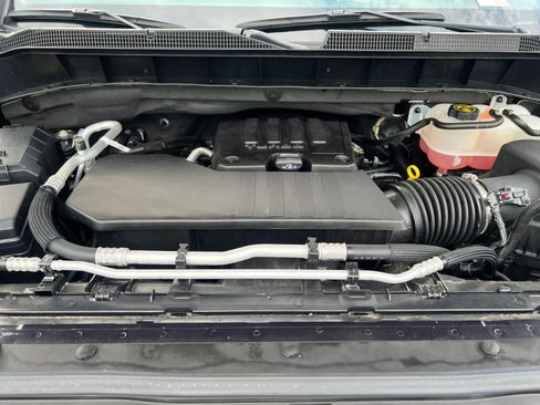 Used 2023 Chevrolet Silverado 1500 LT AWD/4WD image 7
