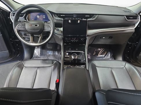 Certified 2023 Jeep Grand Cherokee Limited AWD/4WD image 9