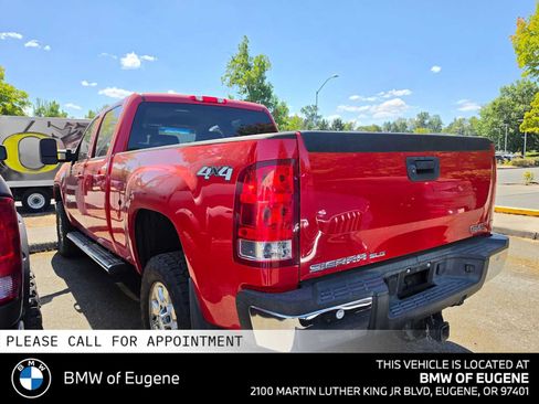 Used 2011 GMC Sierra 2500 SLE w/ SLE Preferred Package AWD/4WD image 6