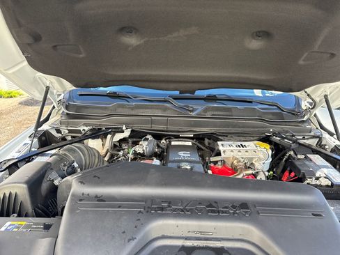 Used 2022 RAM 2500 Tradesman w/ Chrome Appearance Group image 22