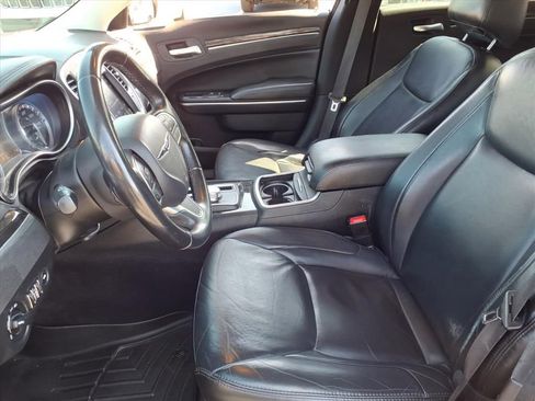 Used 2017 Chrysler 300 Limited image 14