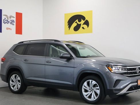 Certified 2022 Volkswagen Atlas SE image 1