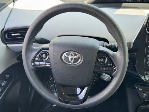 Used 2021 Toyota Prius LE image 17
