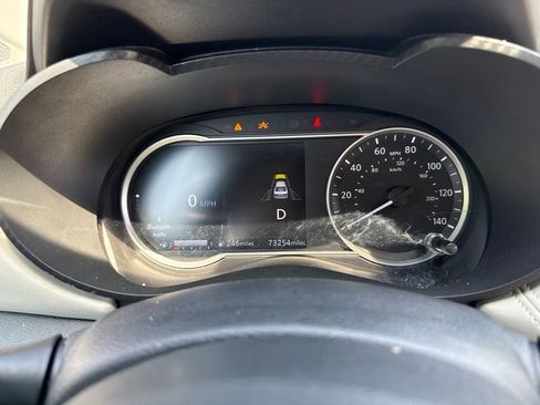 Used 2020 Nissan Versa SV FWD image 13