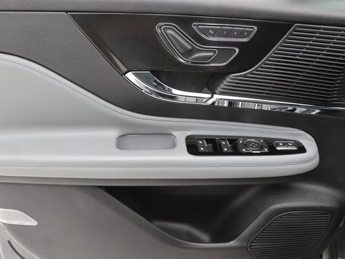 Used 2022 Lincoln Corsair AWD w/ Premium Package image 15