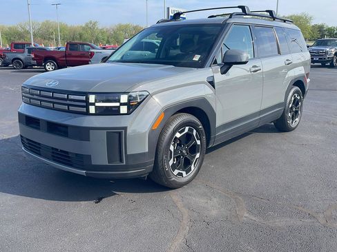 Used 2025 Hyundai Santa Fe SEL image 1