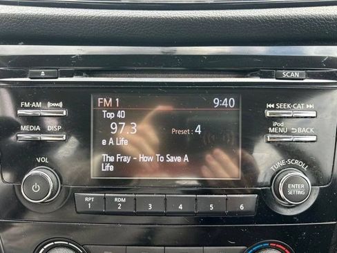 Used 2017 Nissan Rogue S FWD image 21