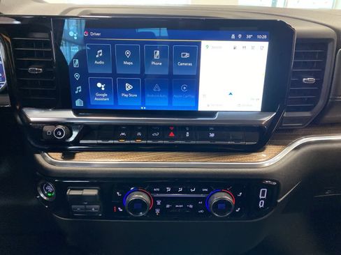 Used 2025 Chevrolet Silverado 1500 LT image 12