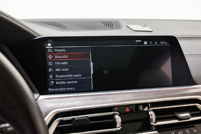 Used 2022 BMW X5 xDrive40i w/ Premium Package AWD/4WD image 16