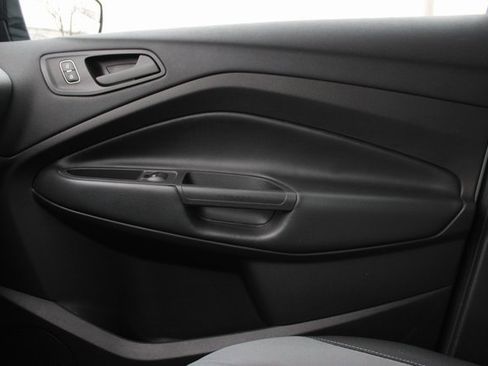 Used 2018 Ford Escape S image 26