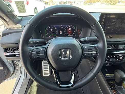 Used 2025 Honda Accord Sport image 26