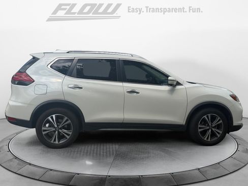 Used 2019 Nissan Rogue SV w/ Premium Package FWD image 10