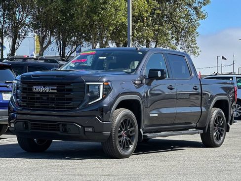 Used 2024 GMC Sierra 1500 Elevation w/ Elevation Premium Package AWD/4WD image 8