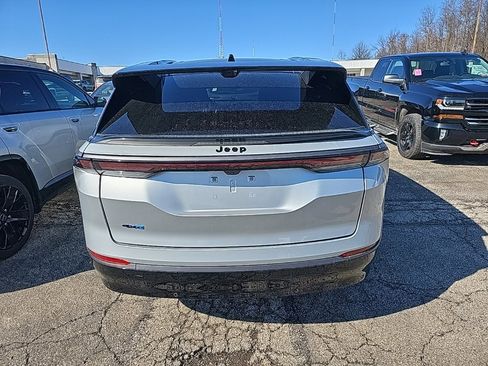 Used 2024 Jeep Wagoneer Launch Edition image 8