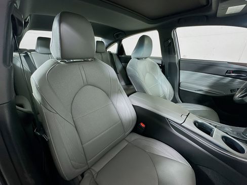 Used 2022 Toyota Avalon Limited w/ Advanced Safety Package image 29