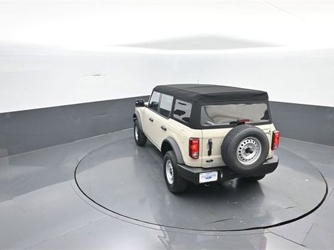 New 2025 Ford Bronco 4-Door image 22