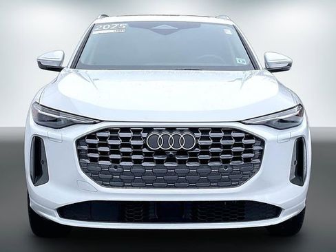 Certified 2025 Audi Q5 Premium Plus w/ Premium Plus image 3