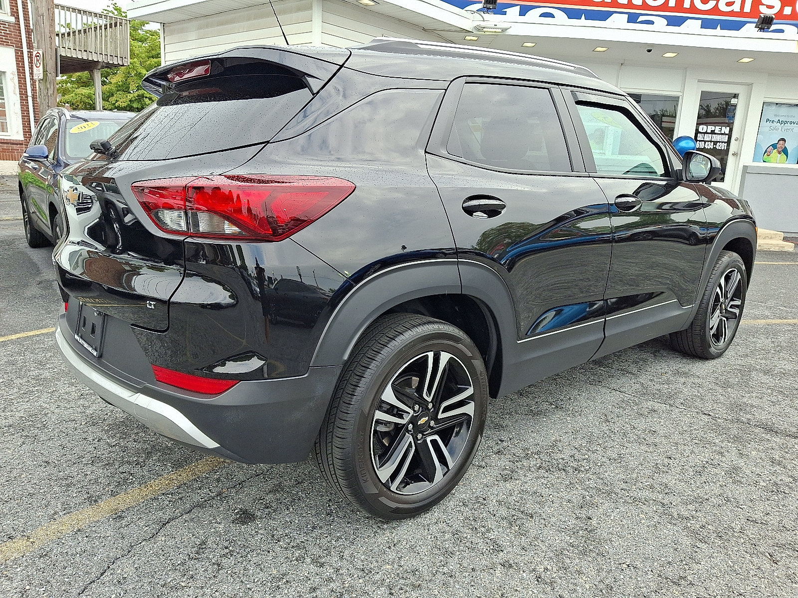 Used 2025 Chevrolet TrailBlazer LT AWD/4WD image 4