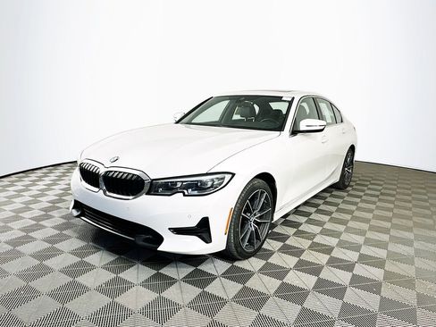 Used 2019 BMW 330i xDrive Sedan w/ Convenience Package image 4
