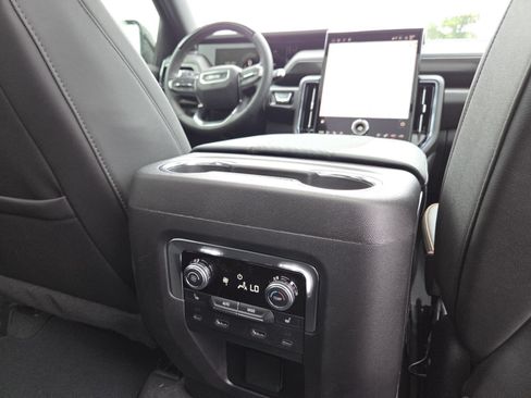 New 2026 GMC Yukon XL AT4 w/ AT4 Premium Plus Package AWD/4WD image 31