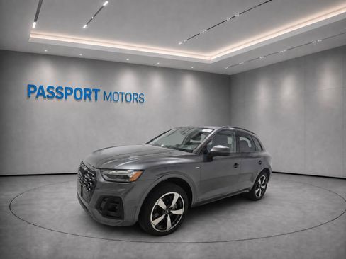 Used 2023 Audi Q5 2.0T Prestige w/ Prestige Package AWD/4WD image 1