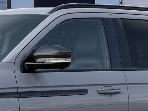 New 2027 Lincoln Navigator Reserve w/ Jet Appearance Package AWD/4WD image 20
