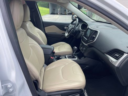 Used 2015 Jeep Cherokee Limited FWD image 22