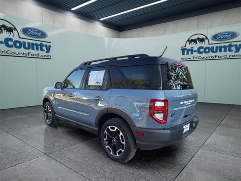 Used 2024 Ford Bronco Sport Outer Banks w/ Tech Package image 5