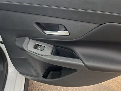 Used 2026 Nissan Sentra SR w/ SR Premium Package image 29