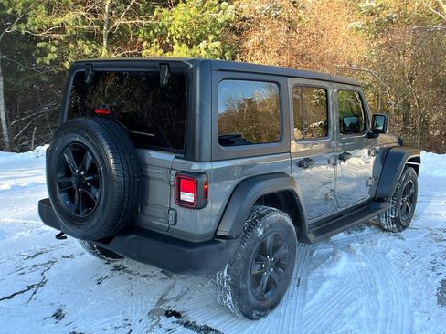 Used 2022 Jeep Wrangler Unlimited Sport image 5
