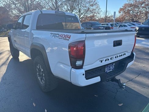 Used 2019 Toyota Tacoma TRD Off-Road image 5