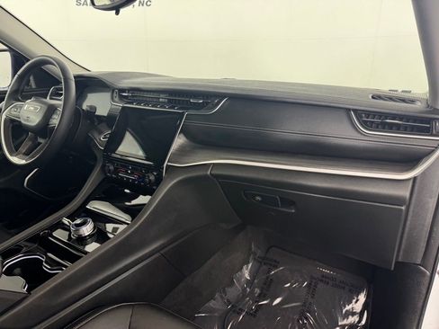Used 2022 Jeep Grand Cherokee Limited AWD/4WD image 36