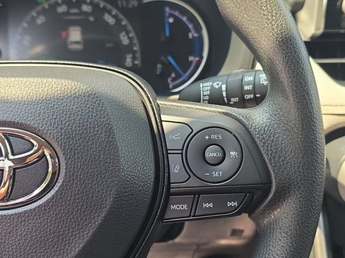 Used 2024 Toyota RAV4 XLE AWD/4WD image 19