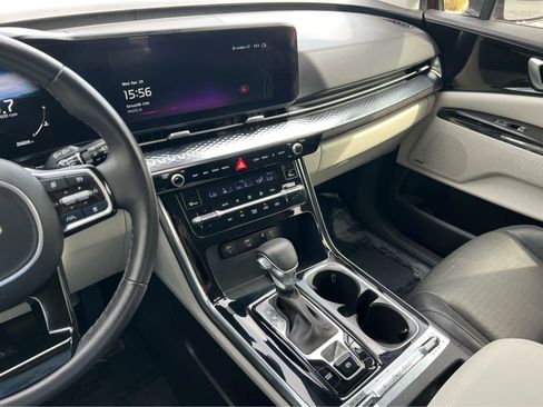 Used 2024 Kia Carnival SX Prestige FWD image 38