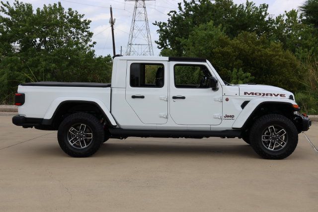 Used 2025 Jeep Gladiator Mojave AWD/4WD image 8