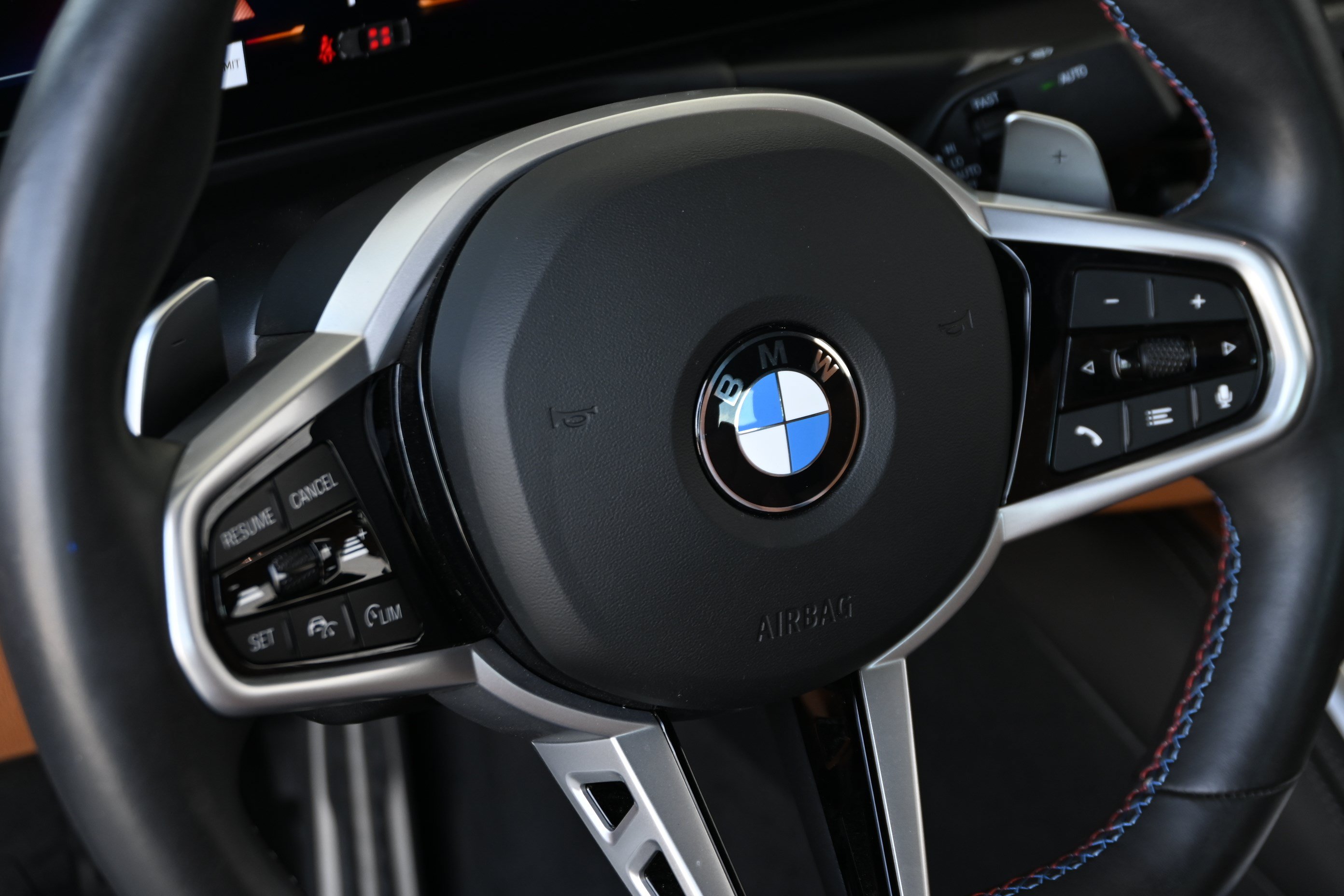 Used 2026 BMW M440i Convertible w/ Premium Package RWD image 32