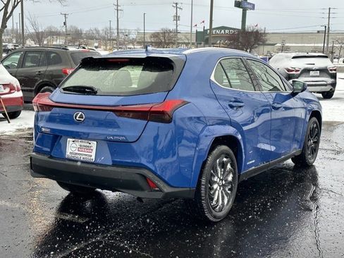 Used 2022 Lexus UX 250h w/ Premium Package image 4