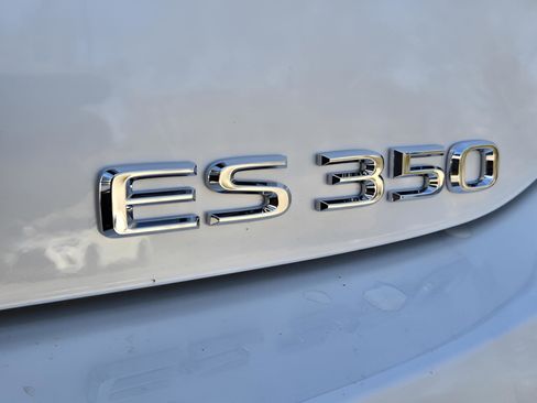New 2025 Lexus ES 350 w/ Premium Package image 10
