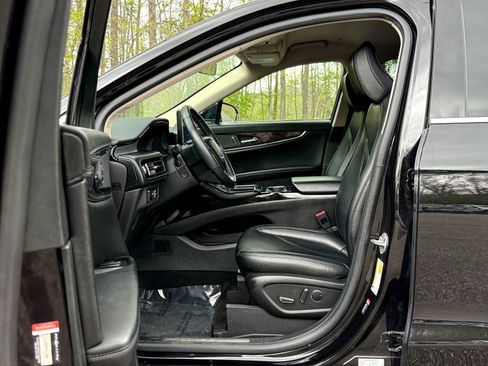 Used 2023 Lincoln Nautilus AWD w/ Premium Package image 17