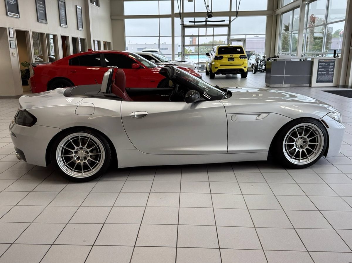 Used 2013 BMW Z4 sDrive35i RWD image 8