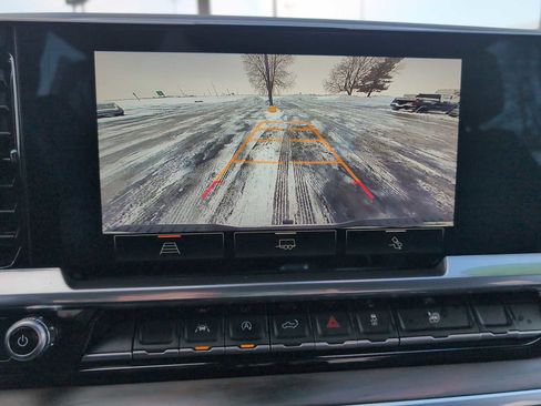 Used 2022 GMC Sierra 1500 SLT w/ SLT Premium Package image 22