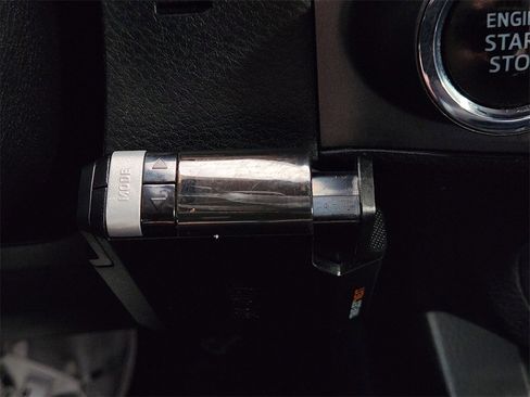 Used 2016 Toyota Tacoma SR image 23