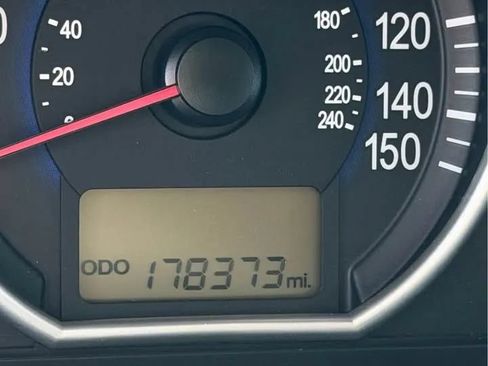 Used 2011 Hyundai Veracruz GLS FWD image 11