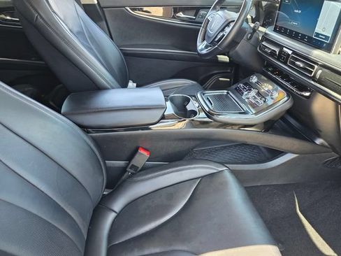 Used 2021 Lincoln Nautilus FWD w/ Equipment Group 101A image 14