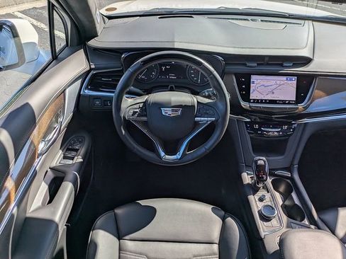 Certified 2025 Cadillac XT6 Premium Luxury w/ Platinum Package image 18