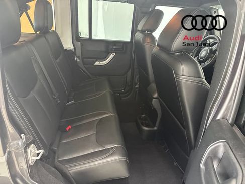 Used 2017 Jeep Wrangler Unlimited Rubicon w/ Connectivity Group AWD/4WD image 33